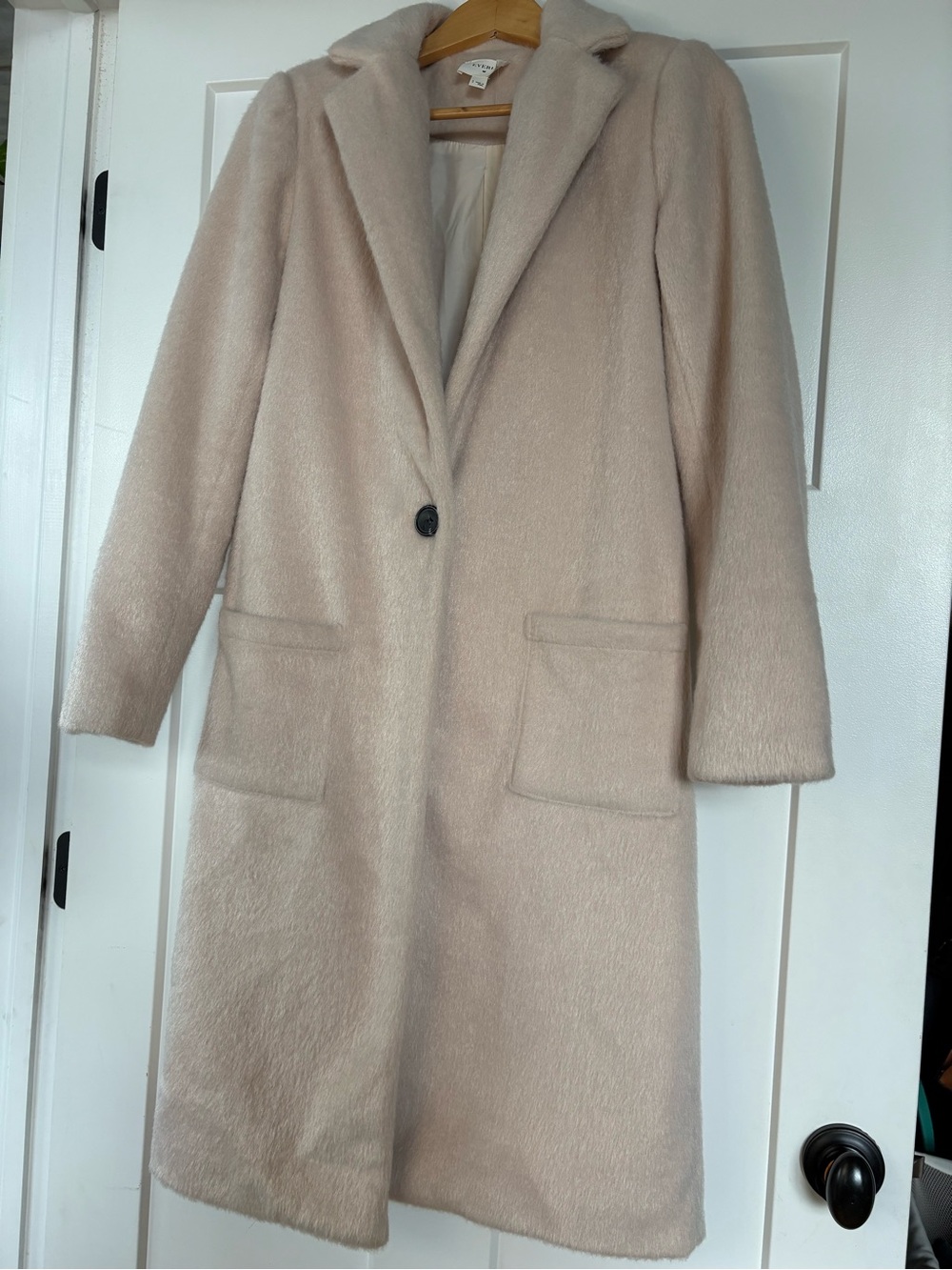 Everly Beige Long Wool-Blend Coat - Classic Single-Button Design Size Small